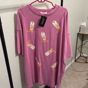 Oversize T-shirt, dress and has pockets